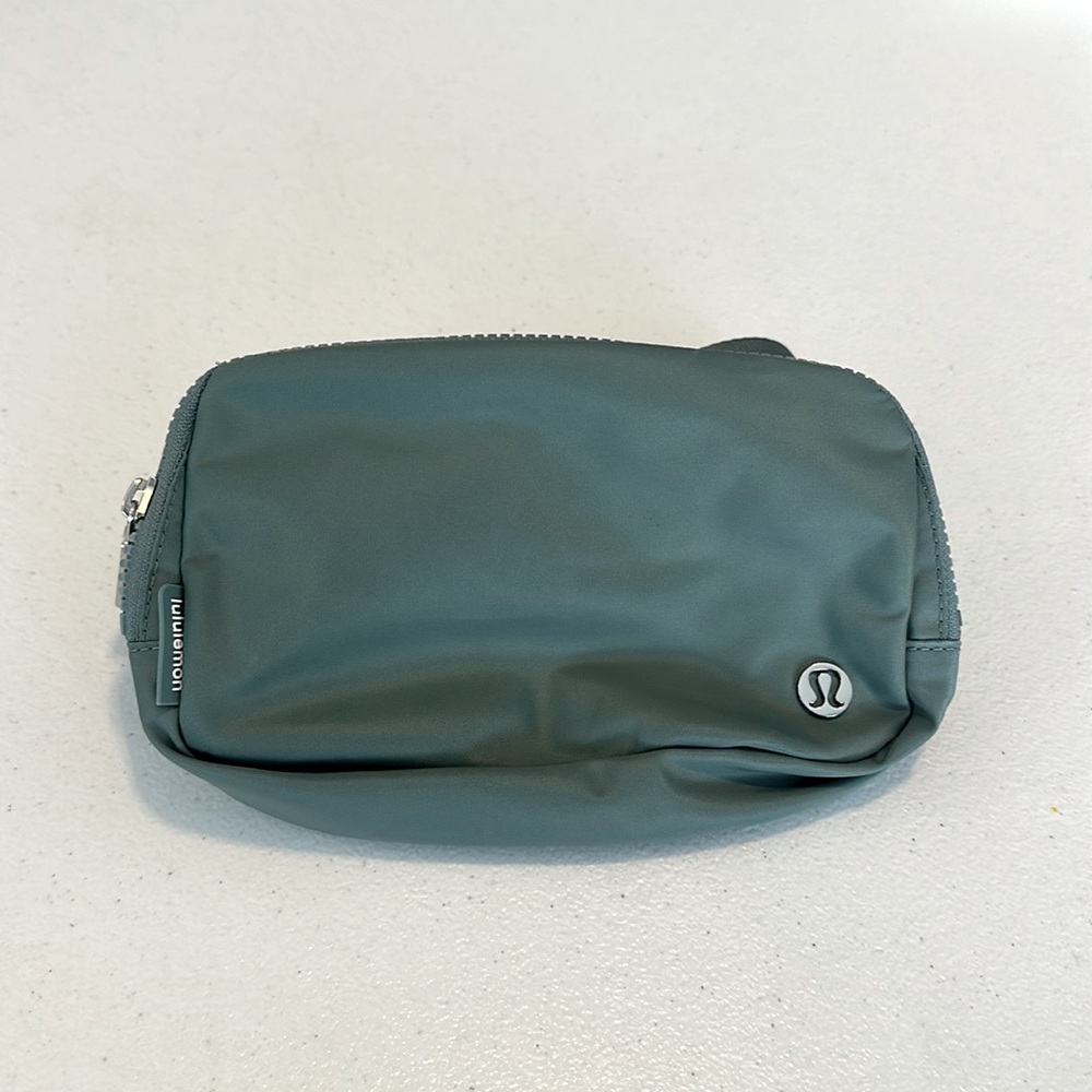 NWT Lululemon Everywhere Belt Bag 1L